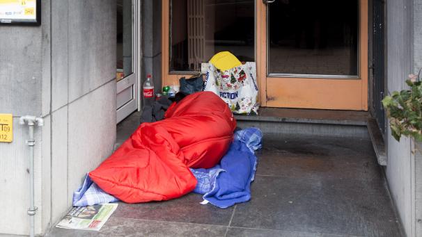 <p>Aufnahme eines Obdachlosen in Charleroi. In der Deutschsprachigen Gemeinschaft sind keine Fälle von Obdachlosigkeit bekannt.</p>