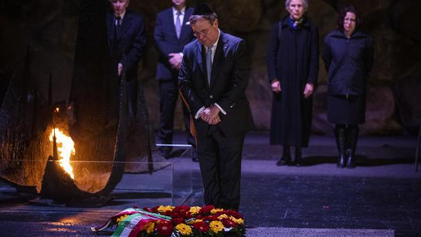 <p>Armin Laschet legte in der Holocaust-Gedenkstätte Yad Vashem in Jerusalem einen Kranz nieder.</p>