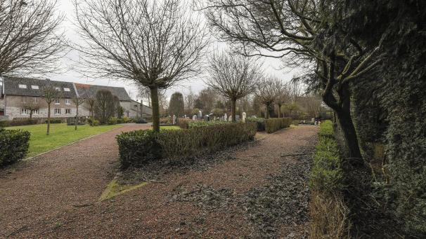 <p>Nicht nur in der kalten Jahreszeit ein eher trister Anblick: der Friedhof in Lontzen.</p>