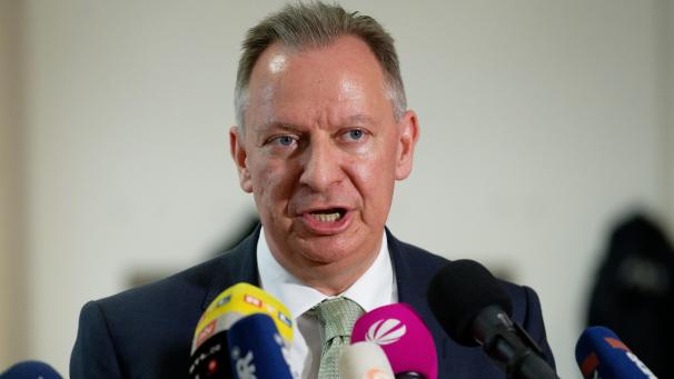<p>Stephan Pusch, Landrat des Kreises Heinsberg (CDU), spricht bei einem Pressestatement zum aktuellen Stand nach den ersten Coronavirus-Fällen in Nordrhein-Westfalen.</p>