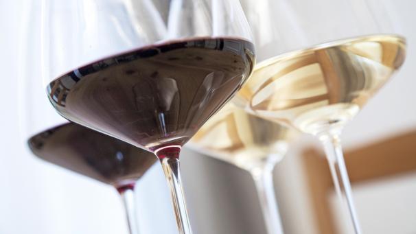 <p>In der Fastenzeit verzichtet so mancher auf Alkohol: Ein nullprozentiger Wein könnte als Alternative durchgehen.</p>