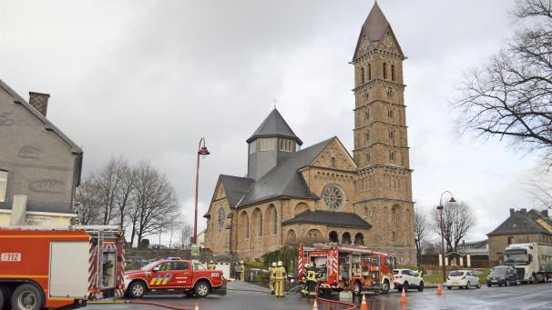<p>Die Feuerwehr wurde am Mittwoch zu einem Einsatz am Bütgenbacher Marktplatz gerufen.</p>