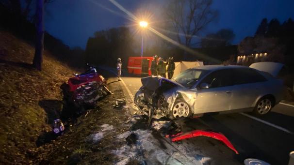 <p>Die N62 wurde für die Dauer der Bergungsarbeiten gesperrt.</p>