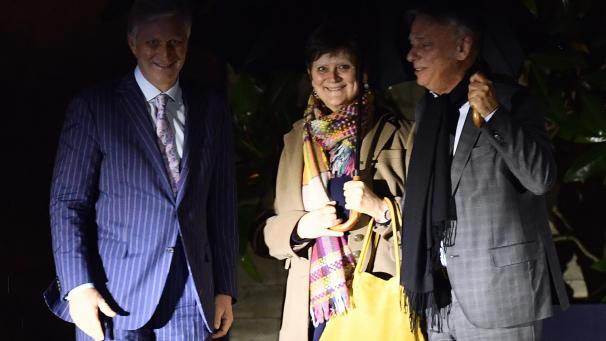<p>Es werde endlich Licht: König Philippe, Sabine Laruelle und Patrick Dewael wollen den Karren aus dem Dreck ziehen.</p>