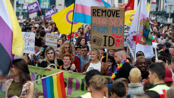 <p>Die Belgien Pride zieht jedes Jahr viele Menschen auf die Straße.</p>