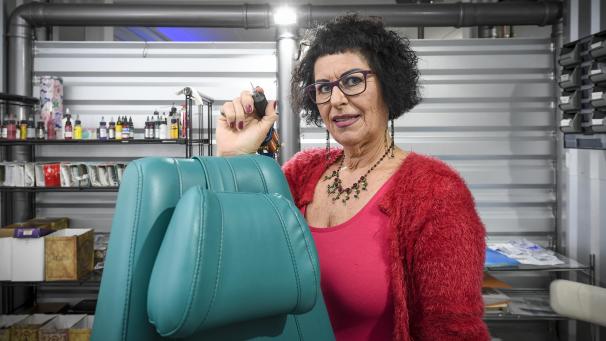 <p>Jutta Gehrke kann es nicht lassen. Die Tätowiererin aus Kelmis will zwar kürzer treten, aber selbst mit 65 Jahren bleibt sie ihrem Job treu.</p>