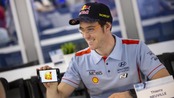 <p>Ein gutgelaunter Thierry Neuville vor dem Start der Rallye Mexiko.</p>