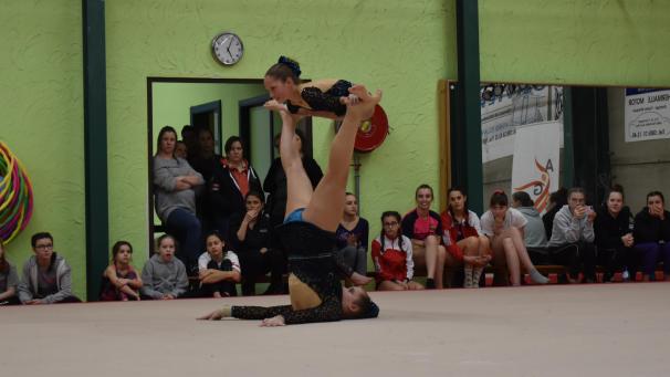 <p>Mit einer stabiler Vorstellung holten Natalia Müller und Nel Heyen (TSV Heppenbach) in der Division 3 Silber.</p>