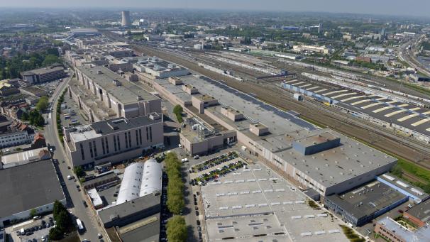 <p>Blick von oben auf das Audi-Werk in der Brüsseler Gemeinde Forest: Hier stockte die Produktion bereits seit Jahresbeginn.<br />
Foto: Photo News</p>