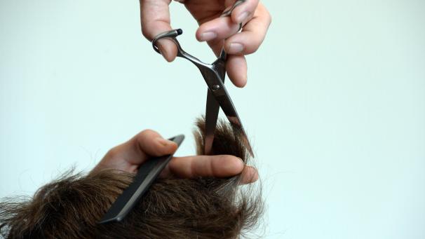 <p>Der Verband der Friseure ist nicht zufrieden mit den am Dienstagabend beschlossenen Maßnahmen.</p>