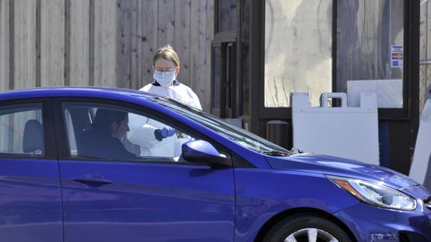 <p>Drive-In-Teststationen wertete die Kommission grundsätzlich positiv.</p>