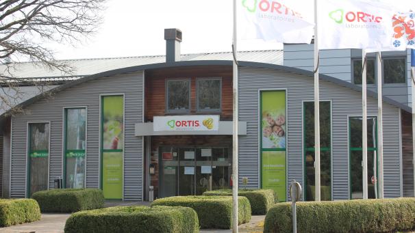 <p>Hohe Hygiene-Standards, die bei der in Elsenborn ansässigen Firma Ortis ohnehin schon gang und gäbe waren, wurden nochmals überprüft und gegebenenfalls verstärkt.</p>