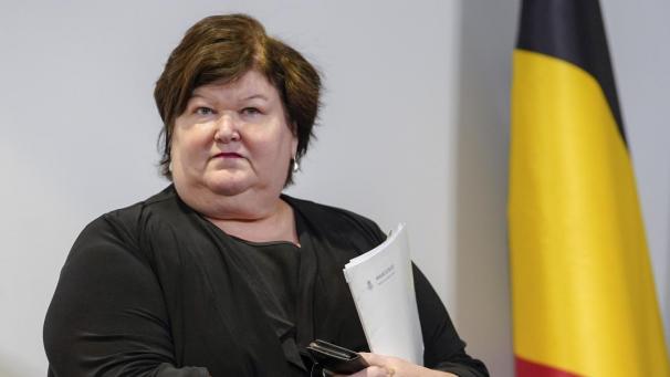 <p>Gesundheitsministerin De Block spricht Klartext.</p>