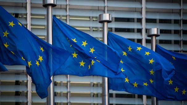 <p>Kürzlich verweigerten die Mitgliedstaaten der EU mehr Geld. Jetzt werden Billionenhilfspakete aus Brüssel erwartet. Versteh’s einer.</p>