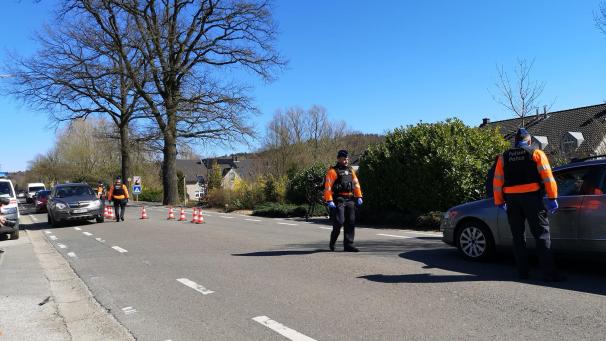 <p>Wer derzeit die Grenze nach Aachen oder umgekehrt passieren will, muss einen triftigen Grund haben und diesen nachweisen können.</p>