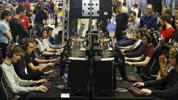 <p>Die eSportler zeigen sich solidarisch.</p>