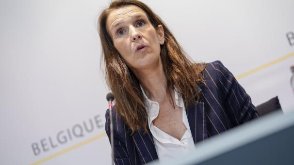 <p>Erst müssen wir aus der Krise, doch dann müsste Premier Sophie Wilmès sich schnell der belgischen Schieflage widmen. Ob man sie lassen würde, wenn sie denn will?</p>
