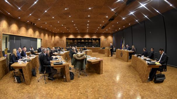 <p>Blick in das Parlament der DG, das am 6. April zu einer Sonderplenarsitzung zusammenkommt.</p>