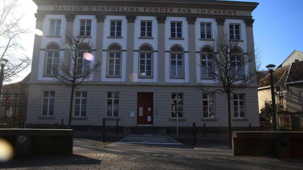 <p>Das Cavenshaus grenzt in seinem hinteren Bereich unmittelbar an das Krankenhaus und dient bereits als Ärztehaus.</p>