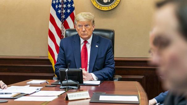 <p>US-Präsident Trump beklagte am Samstag, dass New Yorker mitten in der Krise nach Florida im Süden des Landes reisten.</p>