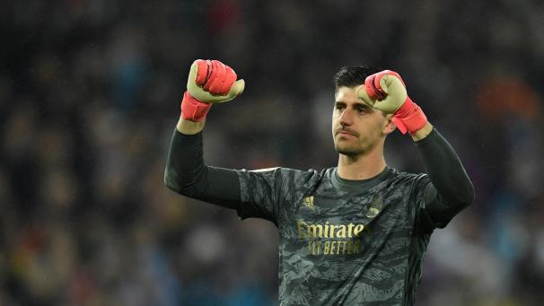 <p>Diesmal ist Thibaut Courtois nicht als Fußballer, sondern als Basketballer aktiv - virtuell versteht sich.</p>