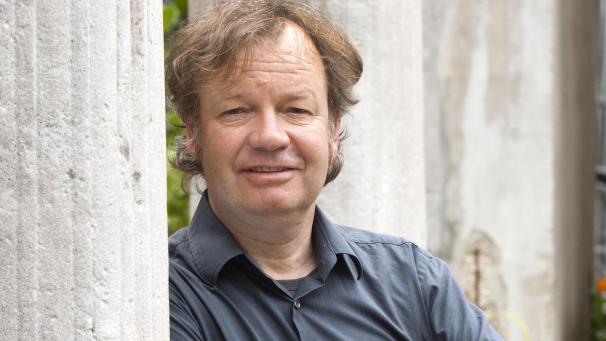 <p>Willi Achten lebt in Vaals und Aachen. Seit Anfang der 90er Jahre ist er als Schriftsteller tätig. Sein neuer Roman heißt «Die wir liebten» und ist im Piper Verlag erschienen.</p>