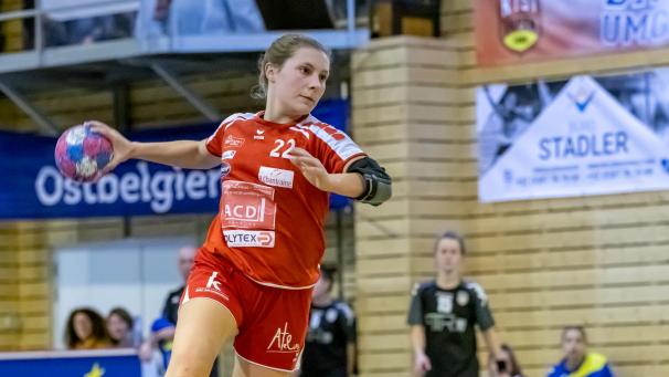 <p>Nach dreimonatiger Vorbereitung stehen Lauranne Beckers und die KTSV-Damen am Samstag wieder auf der Platte.</p>