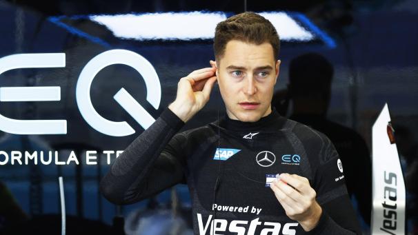 <p>Der belgische Mercedes-Werksfahrer Stoffel Vandoorne.</p>