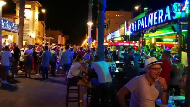 <p>ohne-masken-abstand-hunderte-deutsche-partyurlauber-feiern-ballermann-1_m</p>