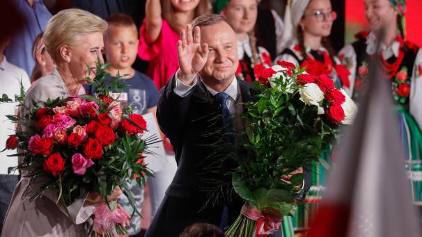 <p>Im Wahlkampf positionierte sich Duda gegen sexuelle Minderheiten und wurde dafür auch im Ausland heftig kritisiert.</p>