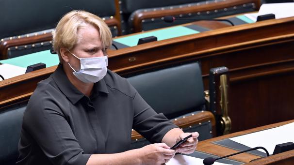 <p>Arbeitsministerin Nathalie Muylle während einer Sitzung der Kammer in Brüssel</p>
