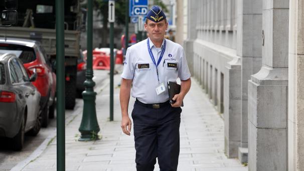 <p>Olivier Libois hat sich kritisch zu der Diversität von Polizeiuniformen, die hierzulande herrscht, geäußert.</p>