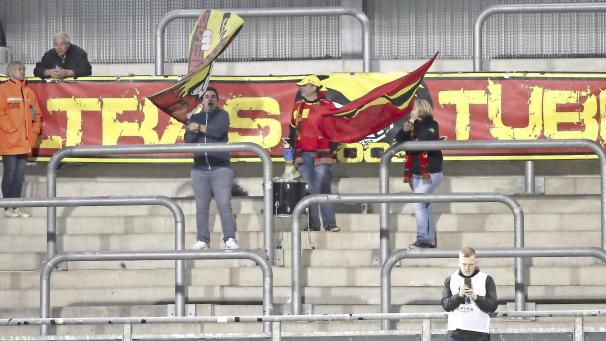 <p>Spärliche Zuschauer auf der Gästetribüne der AS Eupen: So könnte die Zukunft aussehen.</p>