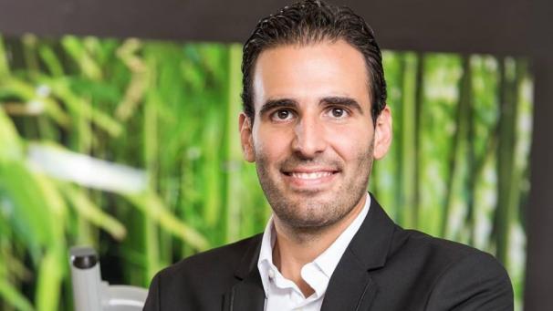 <p>Stratos Antoniadis: „Zur erfolgreichen Integration gehört vor allem, dass die Person die Sprache des Landes erlernt, die Kultur und Bräuche des Landes sowie die religiösen und politischen Ansichten akzeptiert, der Gesetzgebung des Landes folgt und einem Beruf nachgeht.“</p>