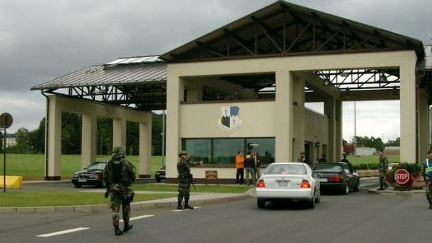 <p>Blick auf die US-Airbase in Spangdahlem: 5.000 Personen würden die Eifel verlassen.</p>