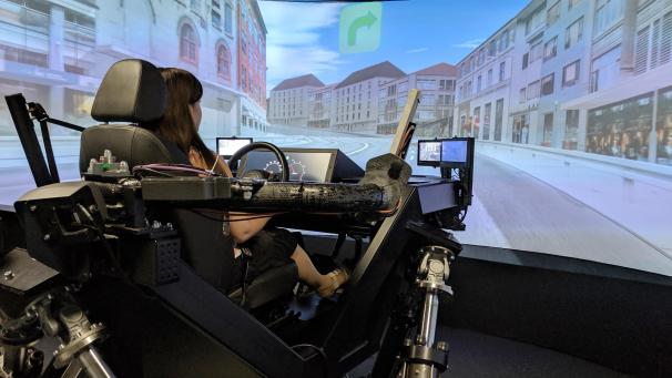 <p>Trockenübung im sicheren digitalen Hafen: Simulatoren helfen bei der Entwicklung von Autos, ohne gleich auf die Straße zu müssen.</p>