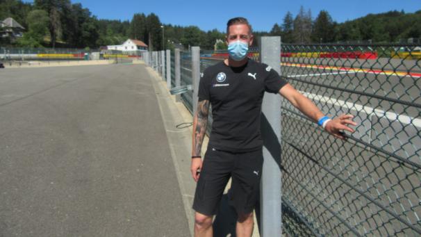 <p>Roland Wirt am Freitag im Fahrerlager in Spa-Francorchamps, wegen der Corona-Schutzmaßnahmen standesgemäß mit Maske.</p>