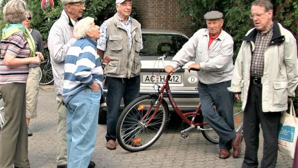 <p>So kannte man Professor Werner Kasig (rechts): Stets offen und auskunftsfreudig.</p>