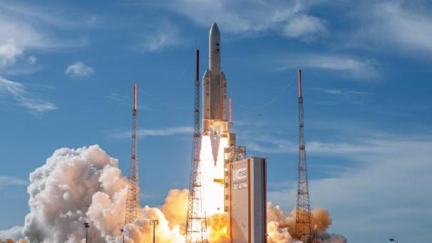 <p>Diese Aufnahme zeigt, wie eine Rakete vom Typ Ariane 5 im letzten Jahr in in Frankreich startet.</p>