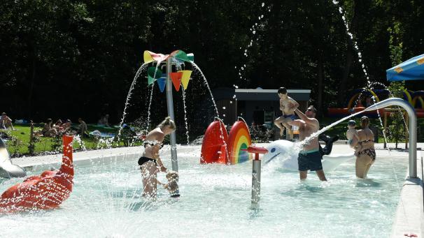 <p>Ein Kinderbecken für eine Handvoll Besucher: Fast schon eine familiäre Atmosphäre herrschte am Donnerstagvormittag, als das GrenzEcho im Wetzlarbad vorbeischaute.</p>