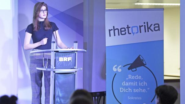 <p>Dieses Bild entstand bei der Generalprobe im BRF-Funkhaus im März. Es zeigt die Finalistin Hannah Pelzer.</p>