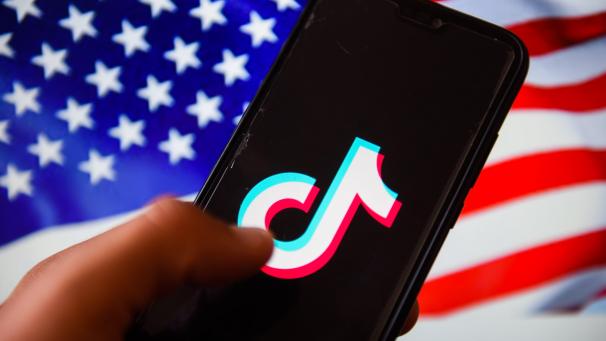 <p>Tiktok ist der erste globale App-Erfolg aus China in der Liga von Facebook. Doch Präsident Trump sieht darin eine Bedrohung der nationalen Sicherheit. Jetzt setzt er der beliebten Video-App eine Galgenfrist für das US-Geschäft.</p>