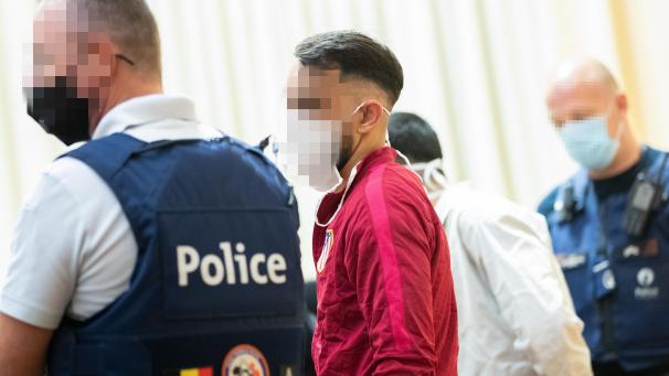 <p>Zum Prozessauftakt in dieser Woche vor dem Strafgericht in Mons erschien nur einer von drei Angeklagten. Bei diesem ersten Gerichtstermin wurde lediglich der weitere Verhandlungsablauf festgelegt. Verhandelt wird erst im November.</p>