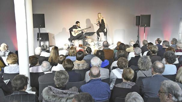 <p>Um auch den freischaffenden Künstlern eine Hilfestellung zugeben und gleichzeitig die Kulturproduktion in dieser schwierigen Situation aufrecht zu erhalten, hat Kulturministerin Isabelle Weykmans ein spezifisches Maßnahmenpaket beschlossen, das den verschiedenen Künstlersparten zugutekommt.</p>