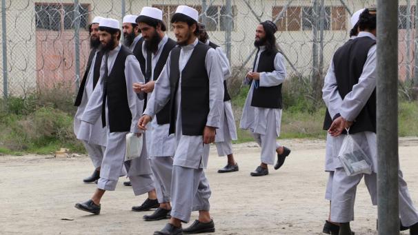 <p>400 als besonders gefährlich eingestufte Taliban sollen jetzt freigelassen werden.</p>
