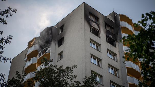 <p>Zwei Spezial-Drehleitern und ein Rettungshubschrauber waren im Einsatz.</p>