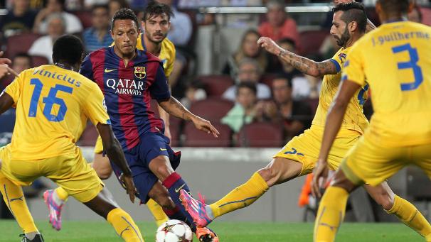 <p>Mit dem FC Barcelona gewann Adriano (am Ball) unter anderem zweimal die Champions League.</p>
