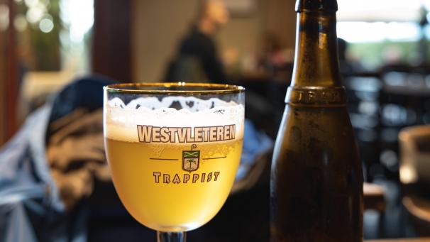 <p>Wegen zu hoher Ansteckungsgefahr wurde das Café „In de Vrede“ für zehn Tage geschlossen, um es Corona-gerecht zu machen.</p>