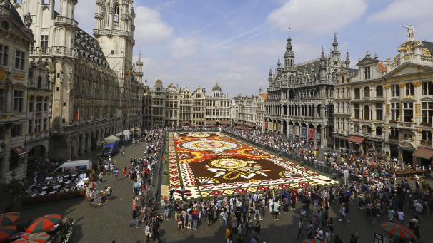 <p>Vor zwei Jahren zierte ein lateinamerikanischer Farbenrausch aus mehr als einer Million Blüten den Brüsseler Grand’Place.</p>