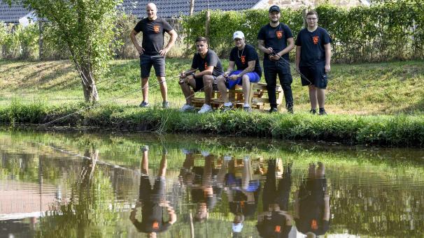 <p>Angel auswerfen und den Schwimmer im Auge behalten: Eupens Angler sind froh, im Ortsteil Hütte ihrem Hobby nachgehen zu können.</p>